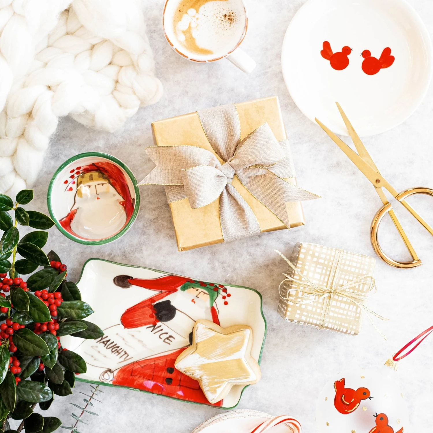 Old St. Nick Small Handled Round Baker 4 Old St. Nick Small Handled Round Baker - Image 4