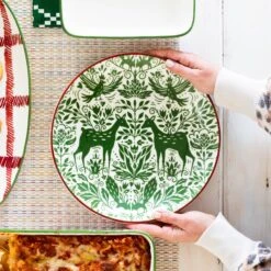 Mistletoe Medium Serving Bowl -Kitchen Supply Store VMIL 003031 2100 web3 1800x1800